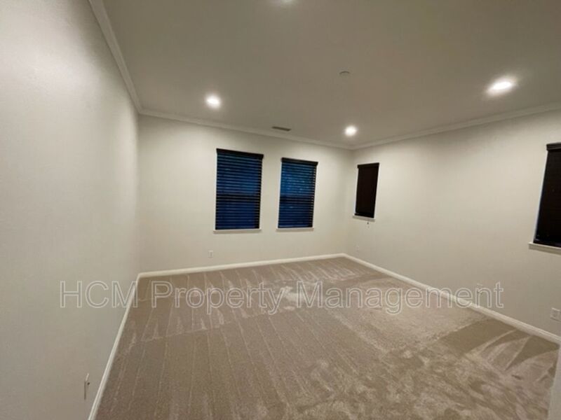 Beautiful single level home in Turtle Ridge's Whispering Glen property image