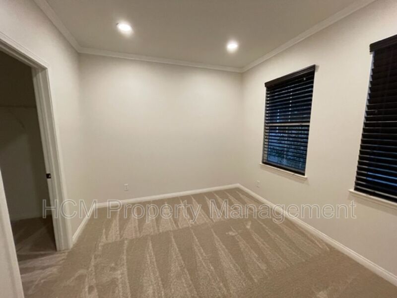 Beautiful single level home in Turtle Ridge's Whispering Glen property image