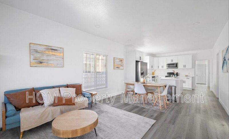 Renovated House- new appliances, cabinets, floor. property image