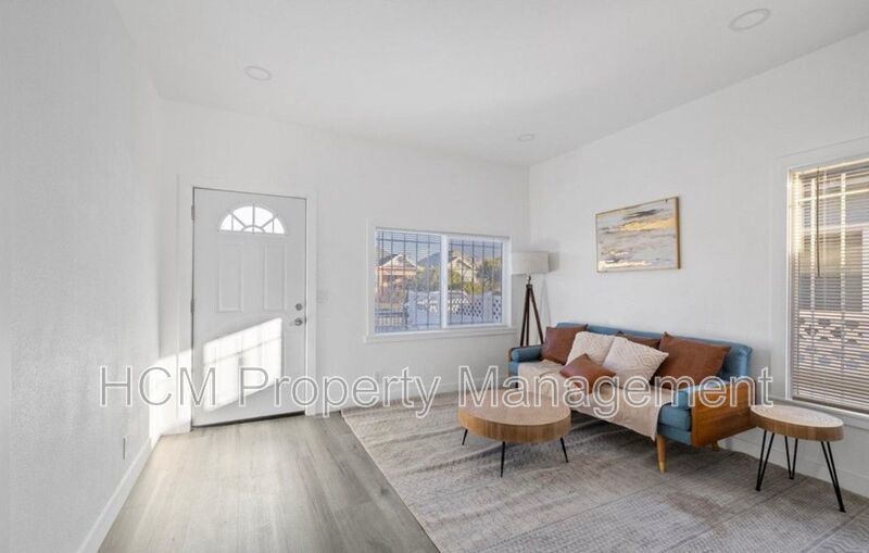 Renovated House- new appliances, cabinets, floor. property image