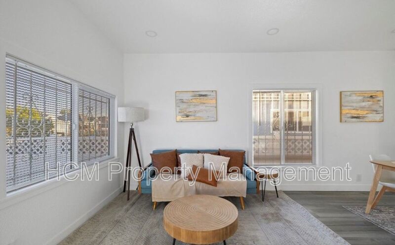 Renovated House- new appliances, cabinets, floor. property image