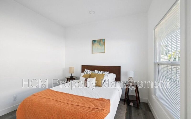 Renovated House- new appliances, cabinets, floor. property image