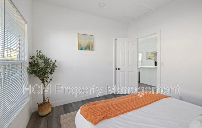 Renovated House- new appliances, cabinets, floor. property image