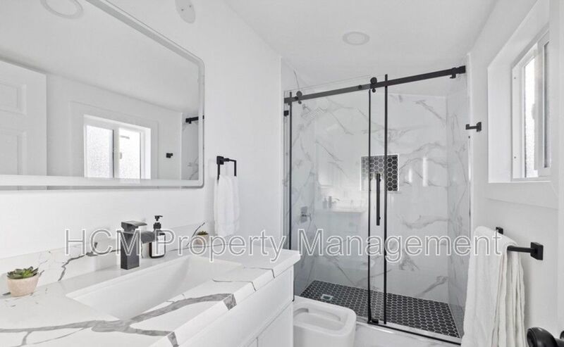 Renovated House- new appliances, cabinets, floor. property image