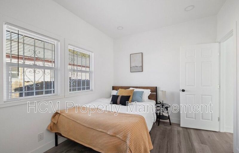 Renovated House- new appliances, cabinets, floor. property image