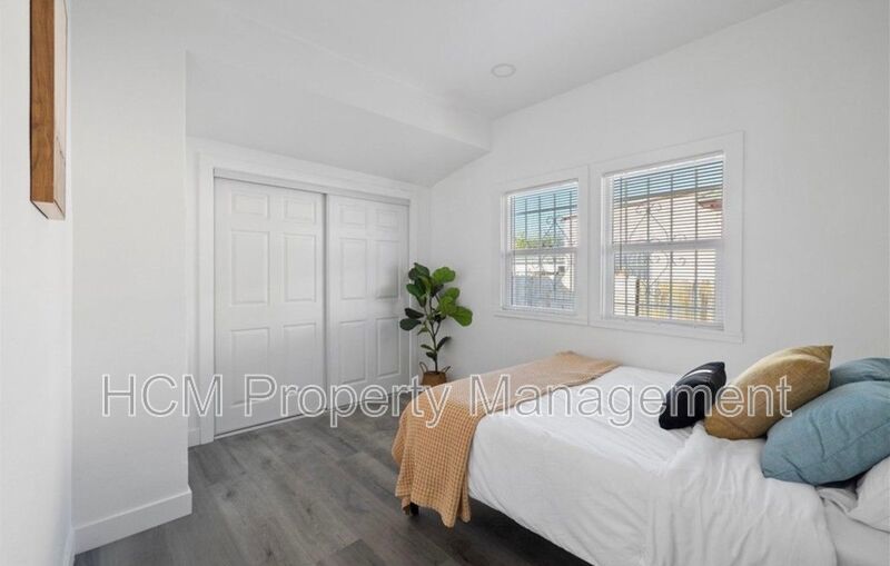 Renovated House- new appliances, cabinets, floor. property image