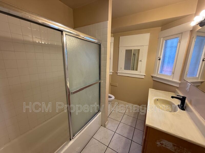 3 bedroom 2 bath house in Long Beach property image