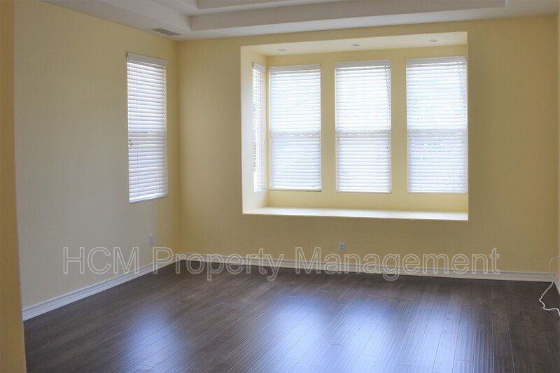 Beautiful 5 bedroom, 5 bath home in Desirable North Park Irvine property image