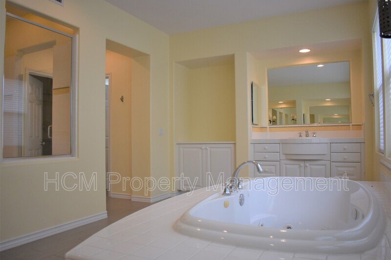 Beautiful 5 bedroom, 5 bath home in Desirable North Park Irvine property image