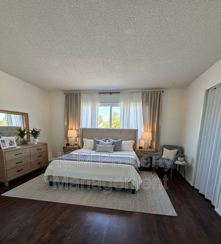 Spacious 3 bedroom 2 bath townhome with 2 car garage in Costa Mesa. property image