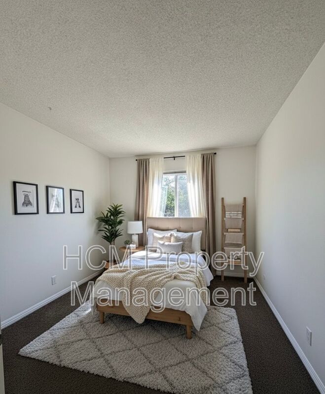 Spacious 3 bedroom 2 bath townhome with 2 car garage in Costa Mesa. property image