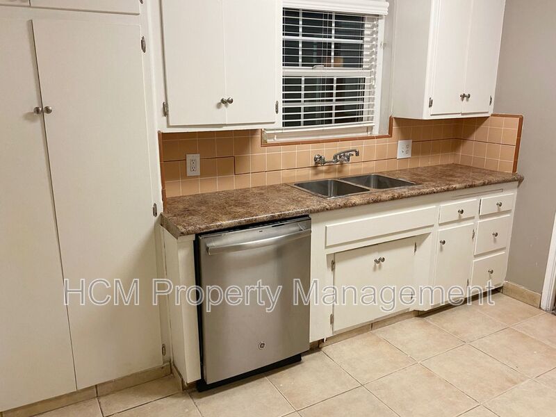 Nice Neighborhood North Long Beach 2 bd 1 bath Home property image