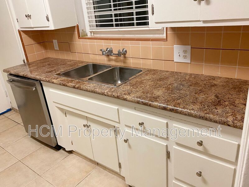 Nice Neighborhood North Long Beach 2 bd 1 bath Home property image