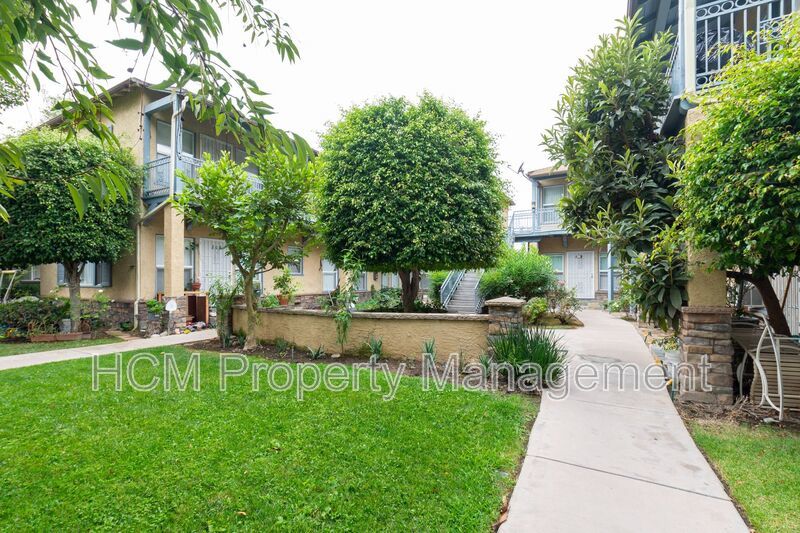 Charming Unit in Santa Ana with 1 bedroom, 1 bath! $500.00 gift card if lease is signed by 12/31! property image