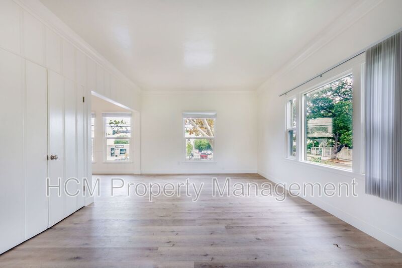 Charming Unit in Santa Ana with 1 bedroom, 1 bath! $500.00 gift card if lease is signed by 12/31! property image