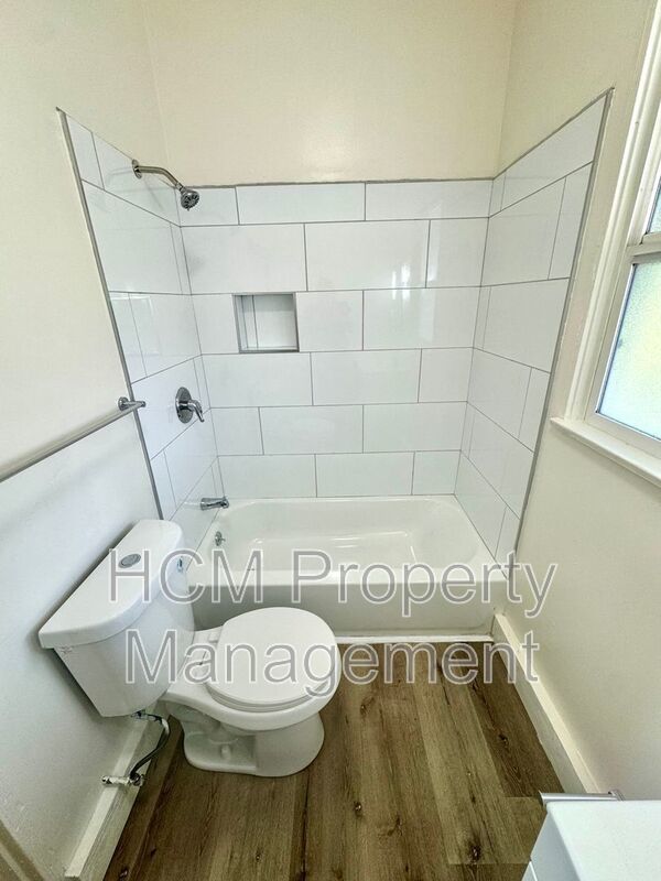 Charming Unit in Santa Ana with 1 bedroom, 1 bath! $500.00 gift card if lease is signed by 12/31! property image