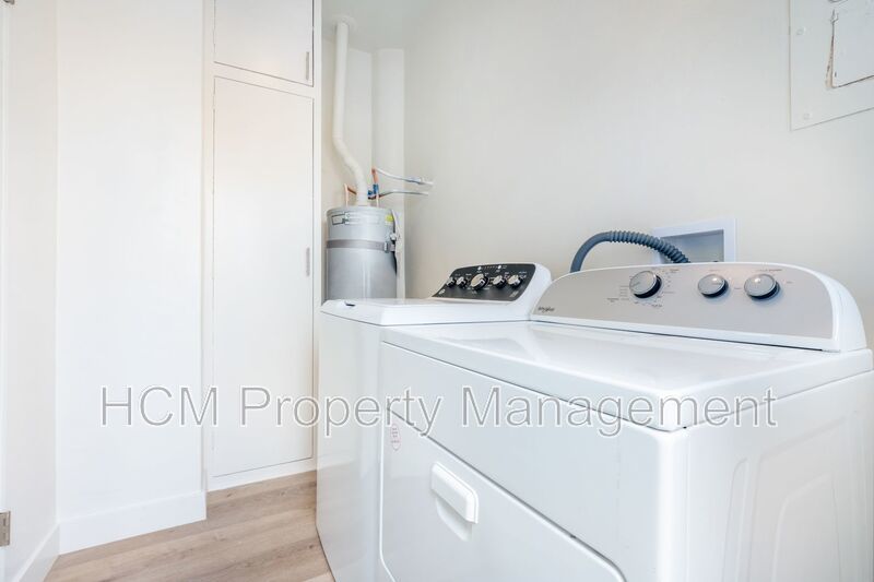 Charming Unit in Santa Ana with 1 bedroom, 1 bath! $500.00 gift card if lease is signed by 12/31! property image