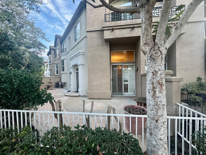 3 Bedroom spacious home in Aliso Viejo (Tivoli community) property image