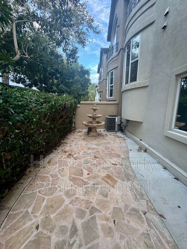 3 Bedroom spacious home in Aliso Viejo (Tivoli community) property image