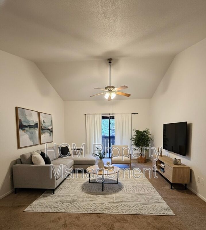 Pheasant Creek Condo 2 Bed | 2 Bath | Upper Unit w/ Vaulted Ceiling & Private Garage! property image