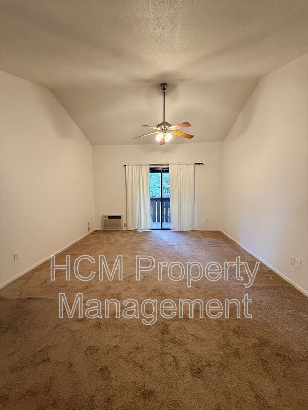 Pheasant Creek Condo 2 Bed | 2 Bath | Upper Unit w/ Vaulted Ceiling & Private Garage! property image