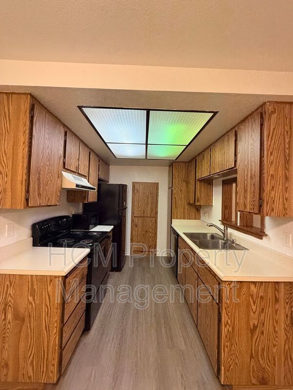 Pheasant Creek Condo 2 Bed | 2 Bath | Upper Unit w/ Vaulted Ceiling & Private Garage! property image