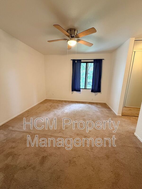 Pheasant Creek Condo 2 Bed | 2 Bath | Upper Unit w/ Vaulted Ceiling & Private Garage! property image