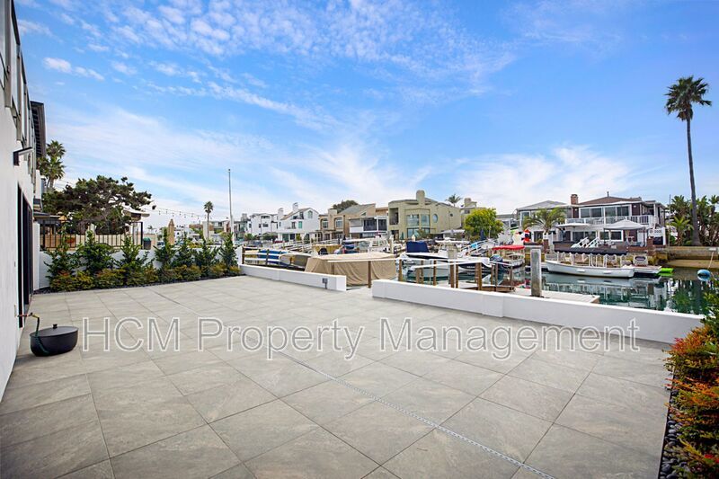 Gorgeous Newport views from this 3 Bed/2 Bath new duplex property image