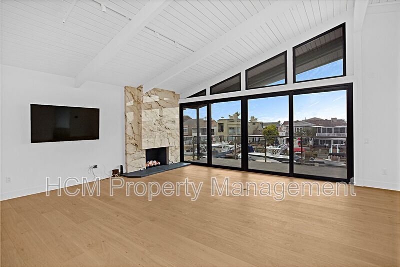 Gorgeous Newport views from this 2 Bed/2 Bath new duplex property image