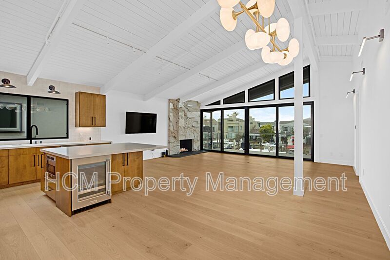 Gorgeous Newport views from this 2 Bed/2 Bath new duplex property image