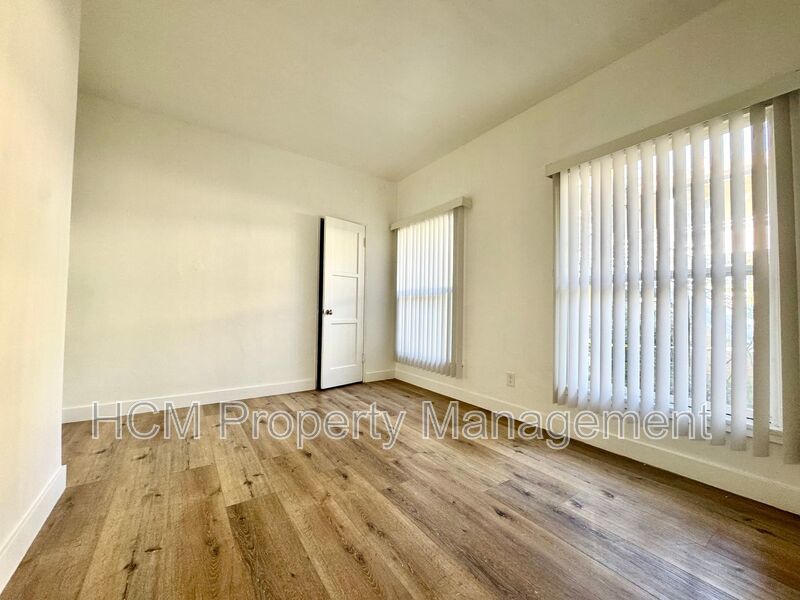 Charming Renovated 1 Bedroom Apartment in Santa Ana-  $500.00 gift card if lease is signed by 1/31! property image
