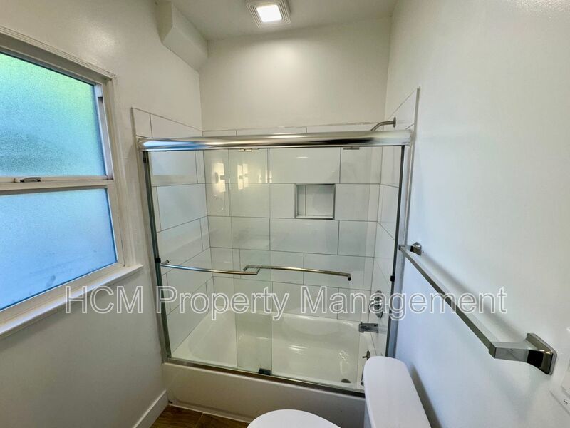 Charming Renovated 1 Bedroom Apartment in Santa Ana-  $500.00 gift card if lease is signed by 1/31! property image