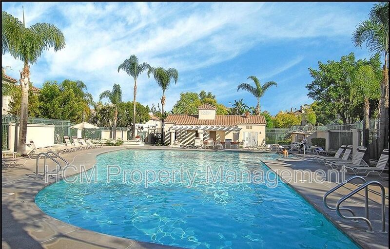 Beautiful 2 Story, 2 Bedroom plus Large Loft Condo in Aliso Viejo property image