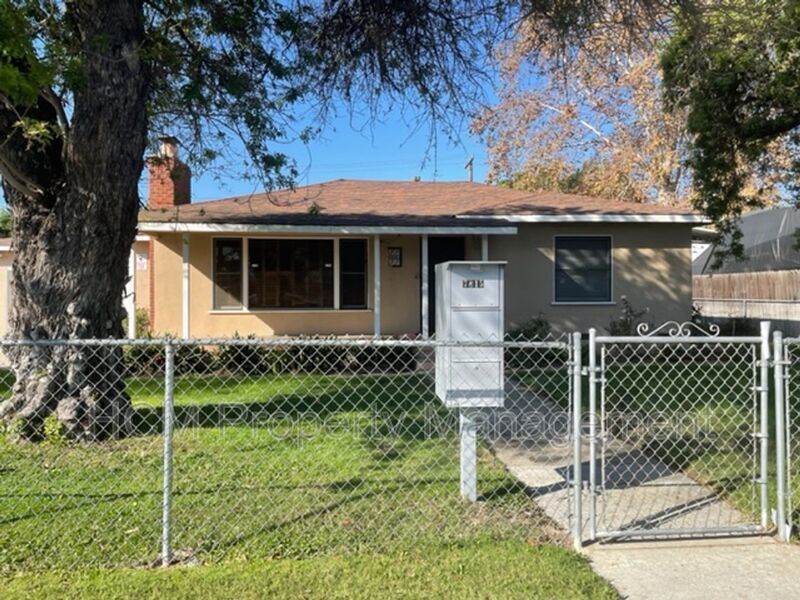 3 bdr 2 bath Home on Huge lot. property image