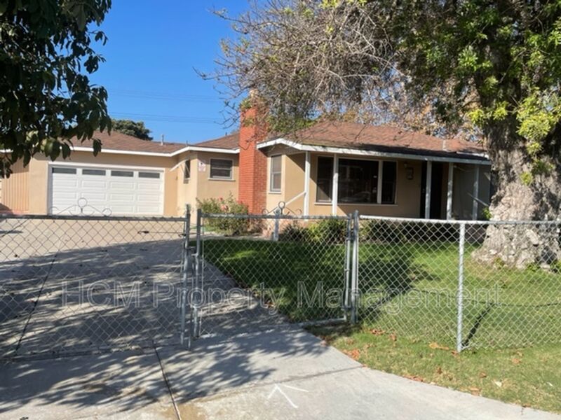 3 bdr 2 bath Home on Huge lot. property image