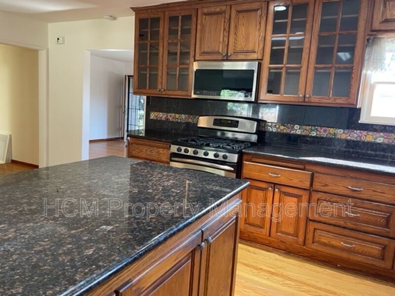 3 bdr 2 bath Home on Huge lot. property image