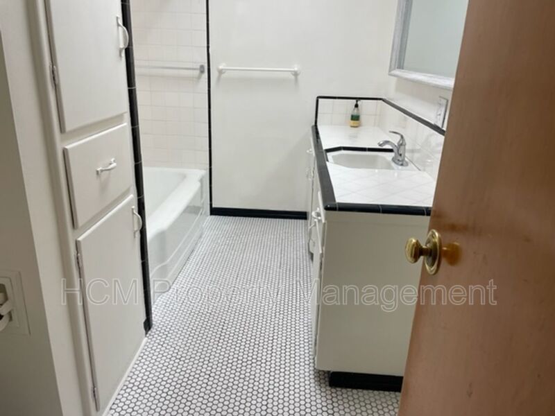 3 bdr 2 bath Home on Huge lot. property image