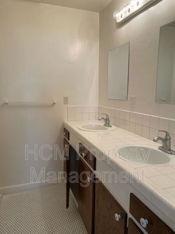 3 bdr 2 bath Home on Huge lot. property image