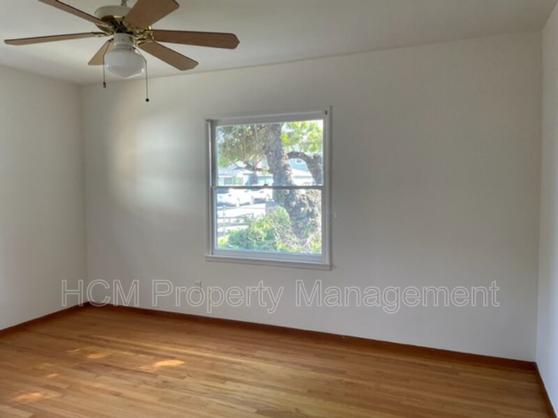 3 bdr 2 bath Home on Huge lot. property image