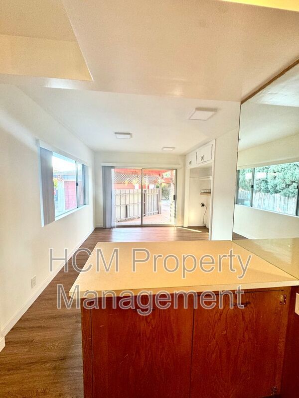 Beautiful newly renovated 4 Bedroom, 3 Bath Pool home in North Tustin property image