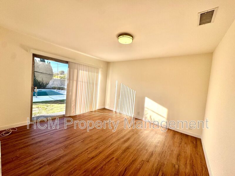 Beautiful newly renovated 4 Bedroom, 3 Bath Pool home in North Tustin property image