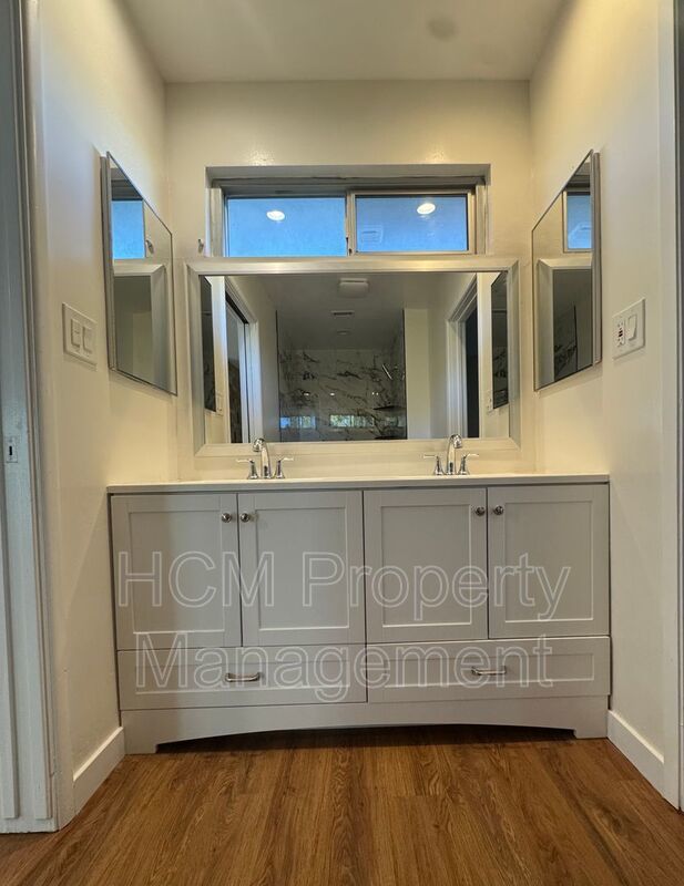 Beautiful newly renovated 4 Bedroom, 3 Bath Pool home in North Tustin property image