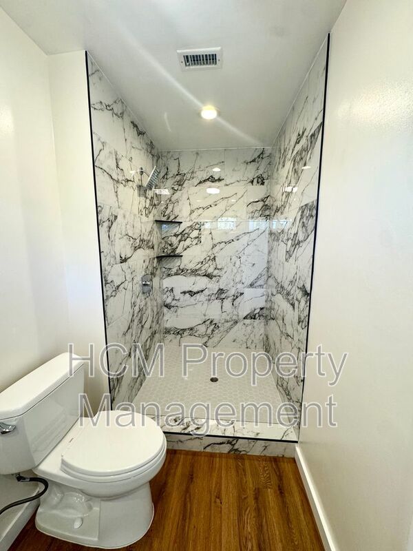 Beautiful newly renovated 4 Bedroom, 3 Bath Pool home in North Tustin property image