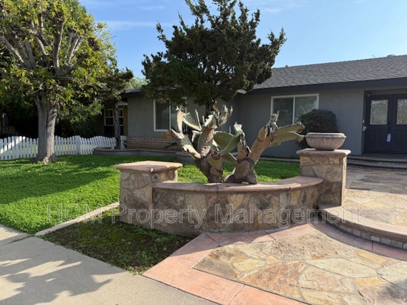 Large Corner lot with Lots of Curb Appeal property image