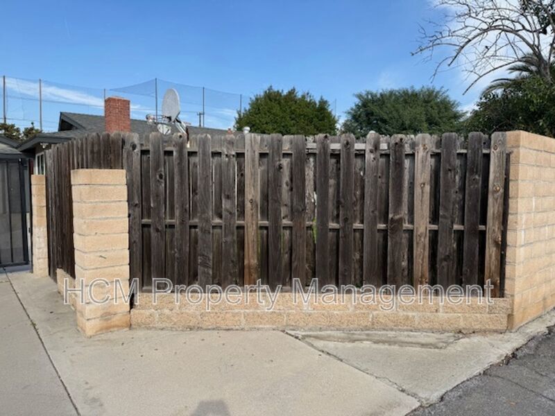 Large Corner lot with Lots of Curb Appeal property image