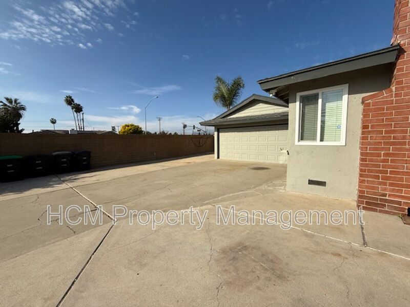 Large Corner lot with Lots of Curb Appeal property image