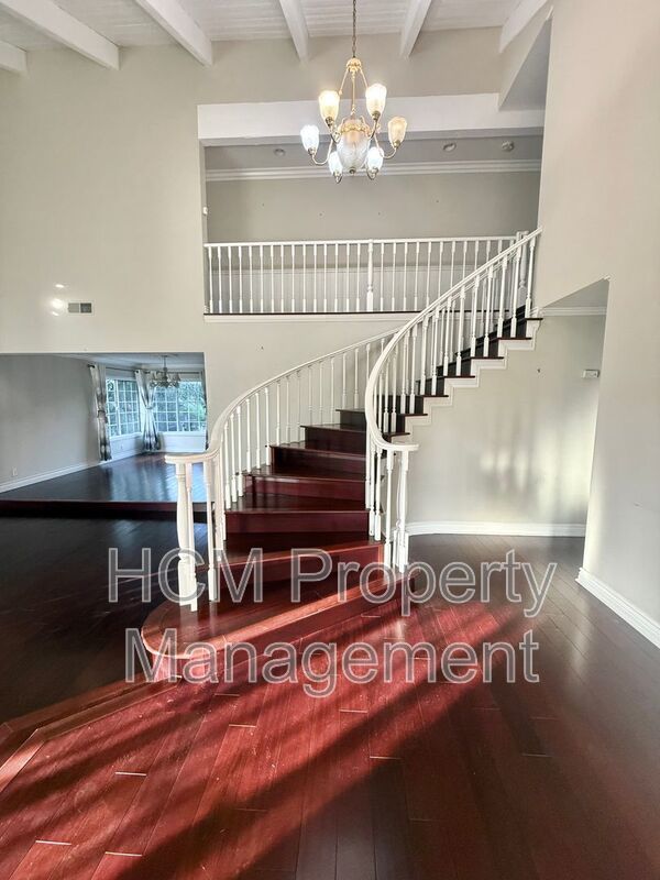 5BD/4BA POOL HOME IN ALTA VISTA SOUTH | SOLAR SAVINGS | $6,500/mo property image