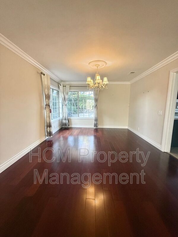 5BD/4BA POOL HOME IN ALTA VISTA SOUTH | SOLAR SAVINGS | $6,500/mo property image