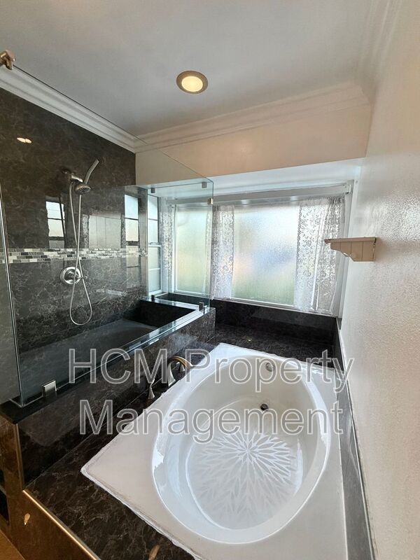 5BD/4BA POOL HOME IN ALTA VISTA SOUTH | SOLAR SAVINGS | $6,500/mo property image