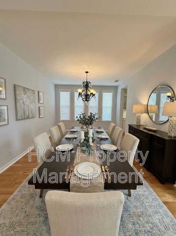 Stunning Estate in Exclusive Community Rose Gate in Northwood Pointe property image